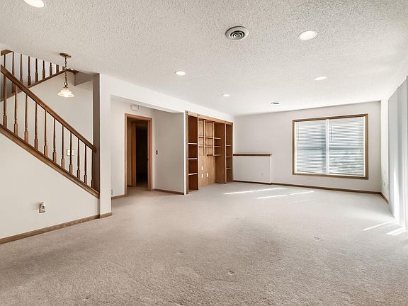 5th image of 9141 Medley Cir