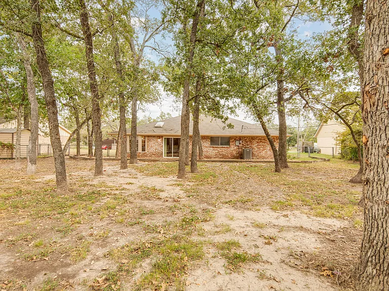 1201 Francis Dr — Photo 21