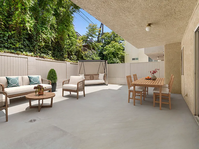 1626 Malcolm Ave — Photo 24