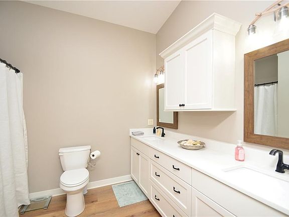 4th image of 2810 NE 64th St