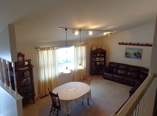 1648 Briarwood Ln, Saint Anne, IL 60964