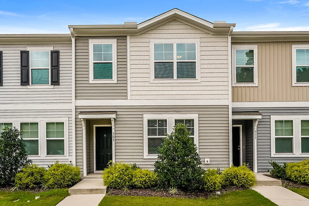 3 bed, 2.5 bath, 1590 sqft, $1,625 — Photo 1