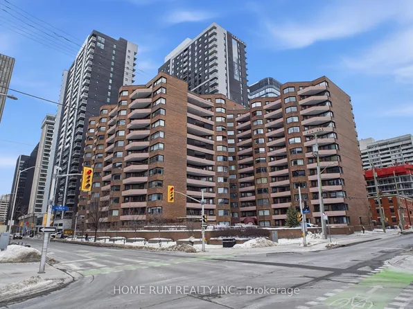 151 Bay St #104, Ottawa, ON K1R 7T2