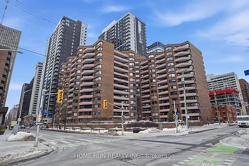 151 Bay St #104 Photo 1
