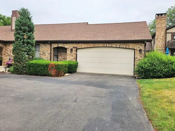 1932 Golf View Dr, Bartlett, IL 60103
