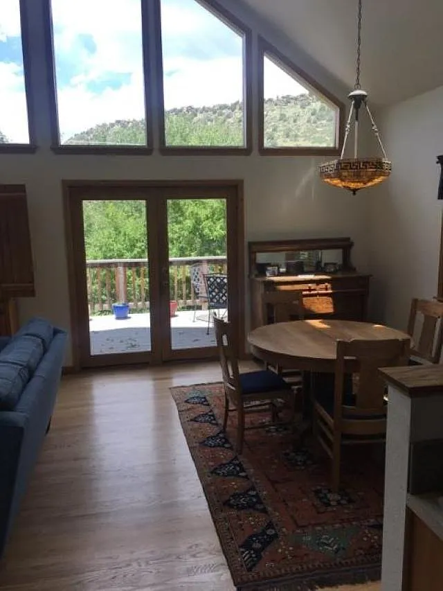 3 bed, 1422 sqft, $3,900 — Photo 4