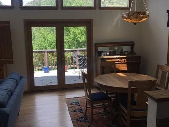4th image of 127 Spring St
