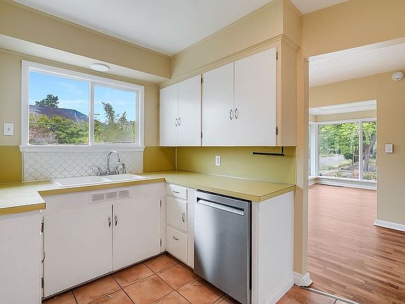 5th image of 6806 N Monteith Ave