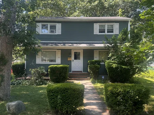 61 11th Avenue, Huntington, NY 11746