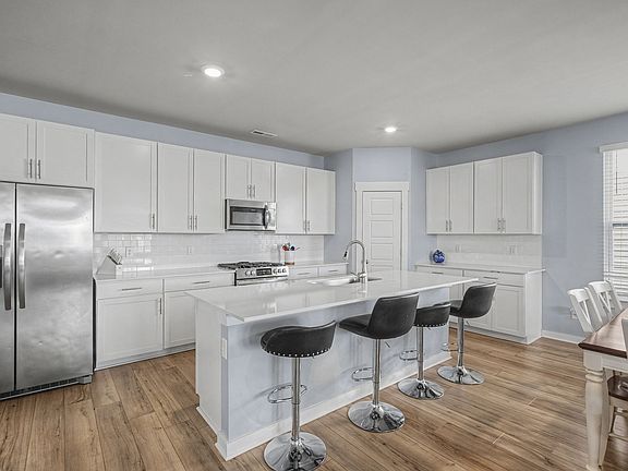 2nd image of 1253 Inverness Pass