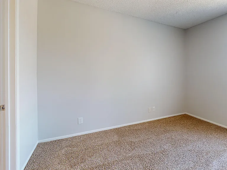 Charter Oaks Apartments — Photo 7