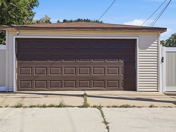 5th image of 10054 S Saint Lawrence Ave