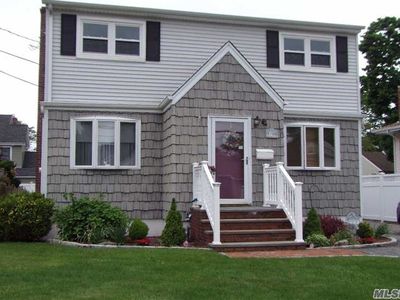 2350 Woodland Ave, Wantagh, NY, 11793