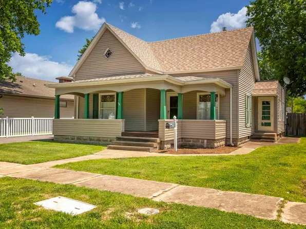 212 N 12th St, Herrin, IL 62948