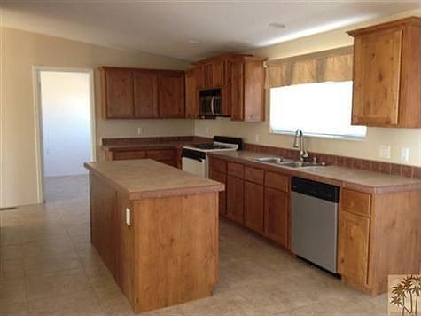 4th image of 4050 Warren Vista Ave