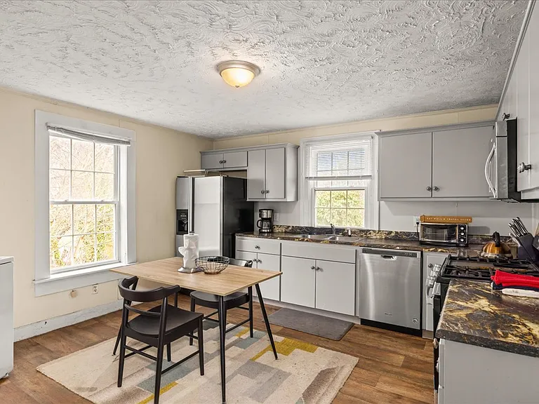 761 King St #A — Photo 16
