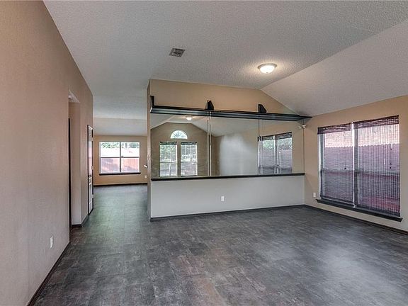 3rd image of 7221 Briarwyck Ct