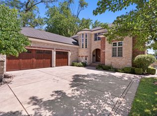 219 Murphy Lake Ln, Park Ridge, IL 60068