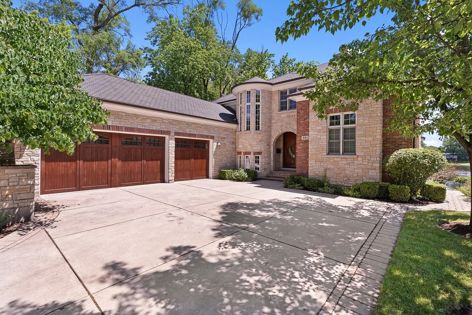 219 Murphy Lake Ln photo 1