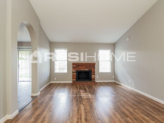 3rd image of 4837 W Commonwealth Pl