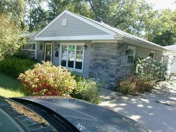 339 Shabbona Dr, Park Forest, IL 60466