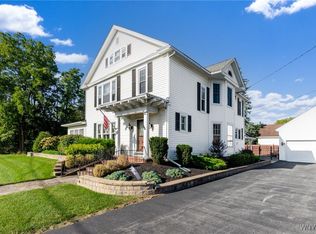 66 S Vernon St N, Middleport, NY 14105