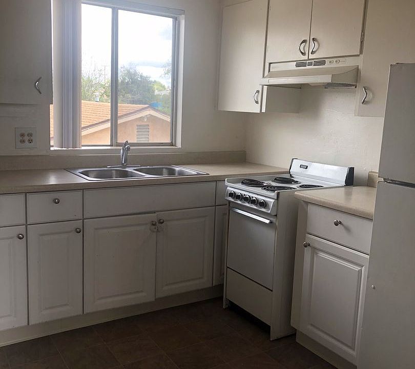 1st image of 3826 Winona Ave #5703536