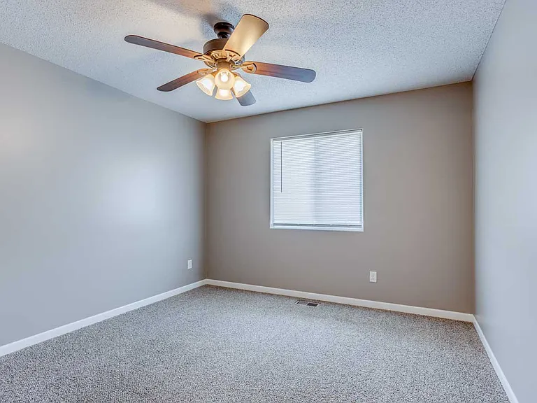 1054 E Karla Ct — Photo 15
