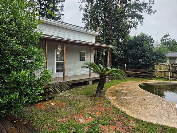 6th image of 914 S Dogwood Dr
