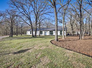 217 Bob White Ct, Burleson, TX 76028