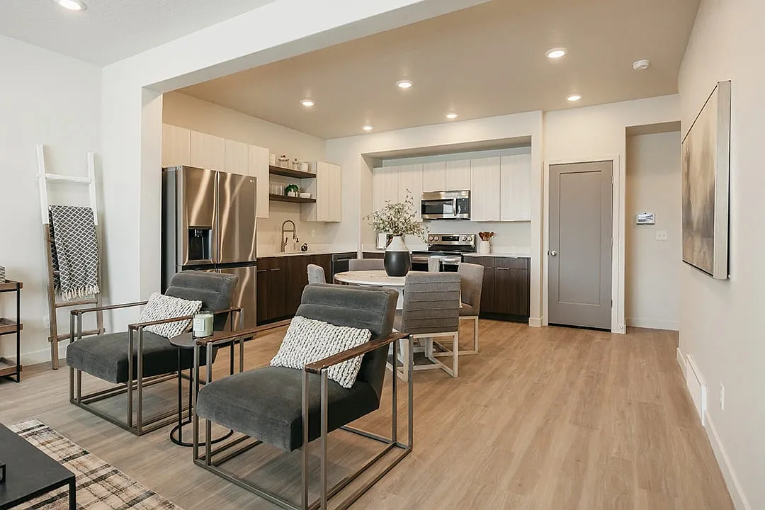 Rise Townhomes — Photo 2