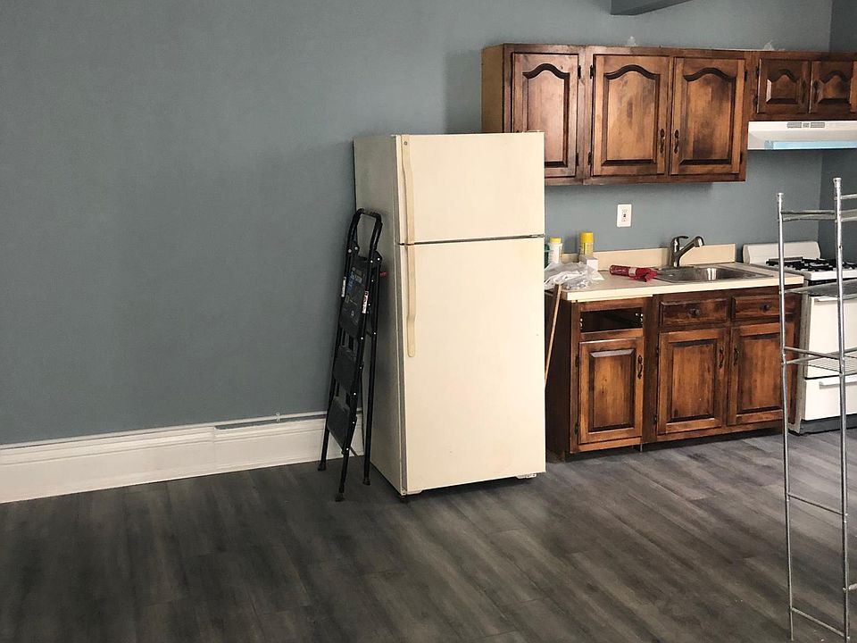 2nd image of 647-649 Wyoming Ave #2