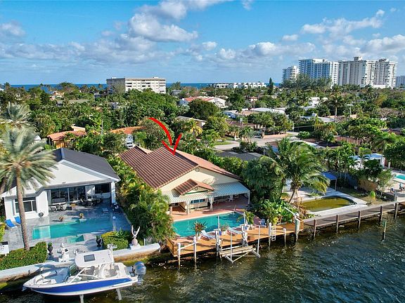 3rd image of 305 S Riverside Drive