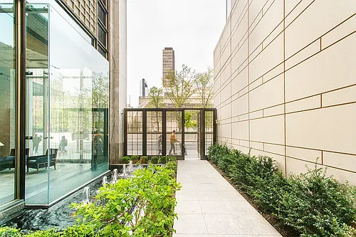 161 W 61st St #3F Photo 1