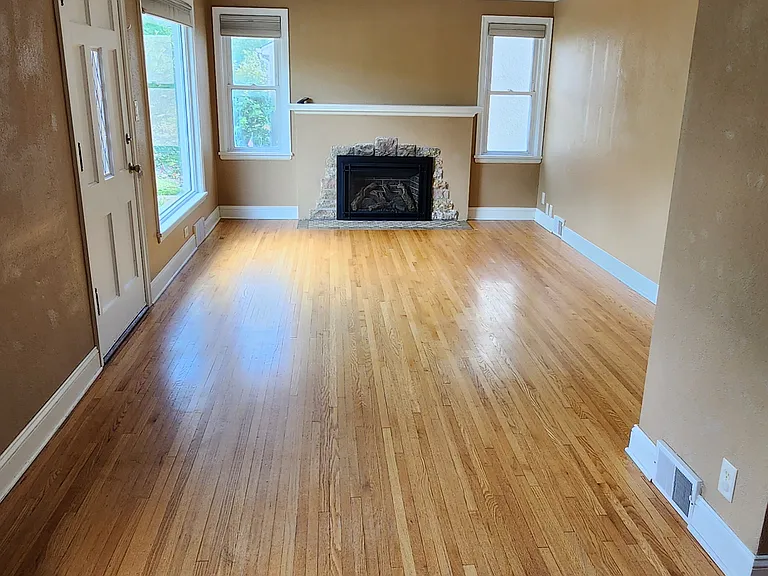 1375 Cohansey St — Photo 6