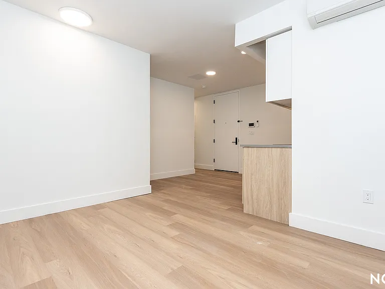 589 Knickerbocker Ave #2B — Photo 2