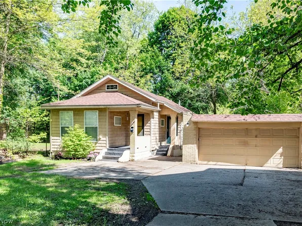 1263 Newton St, Akron, OH 44305