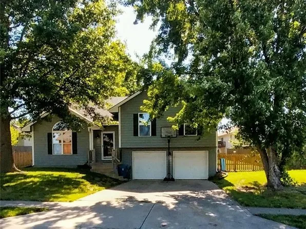 2121 Mission Dr, Kearney, MO 64060
