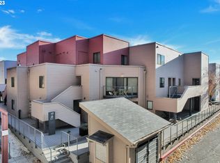 1040 NW Naito Pkwy APT O17, Portland, OR 97209