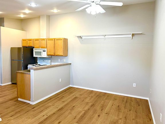 3rd image of 202 Poplar St #A