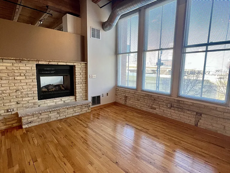 413 N 2nd St #220 — Photo 6