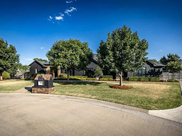 12401 SW Pecan Lakes Cir, Lawton, OK 73505