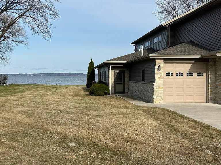 N8809 Lakeshore Dr #2 — Photo 34