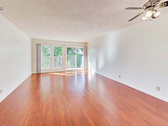 4th image of 671 Vernon St #302