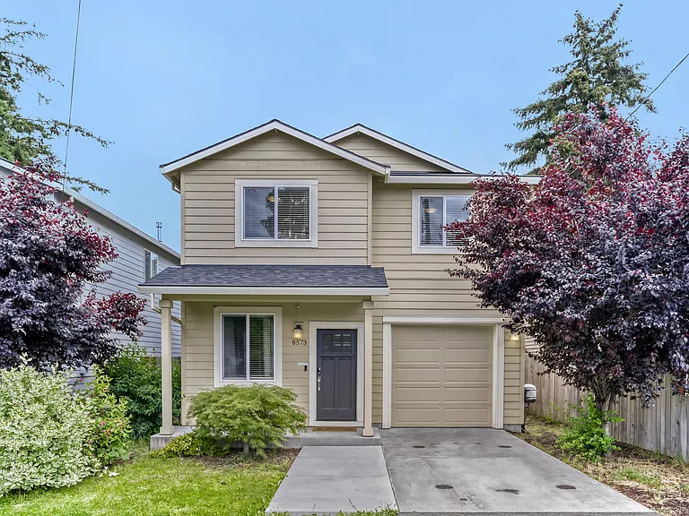 8573 SE Gray St — Photo 1