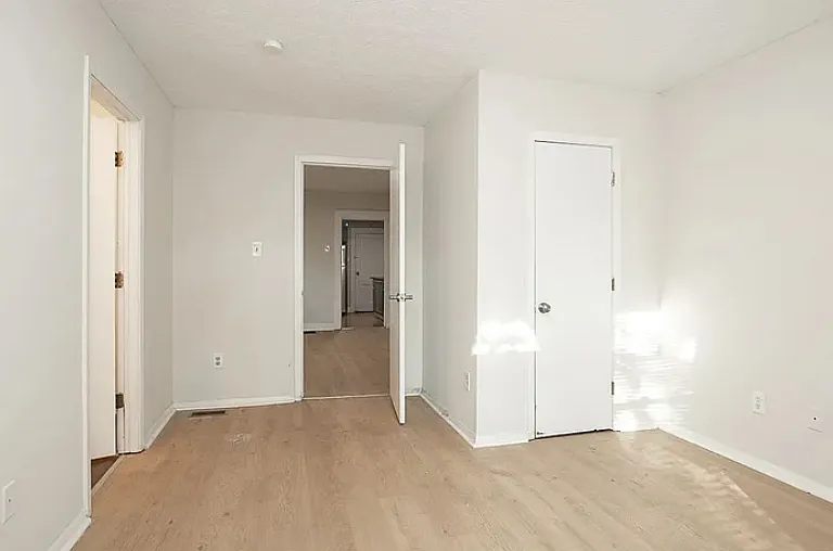 2049 W 106th St #3 — Photo 3