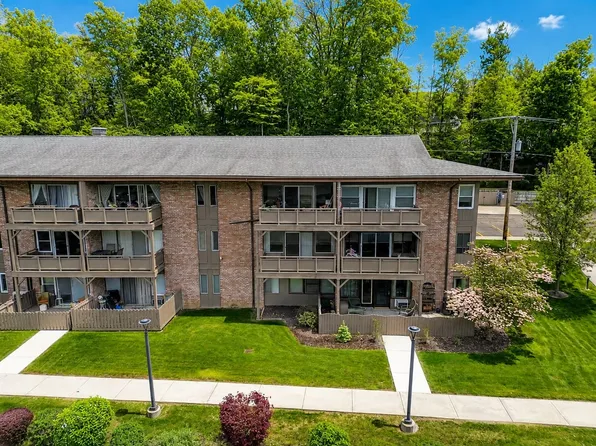 201 Evergreen St APT 2-2B, Vestal, NY 13850