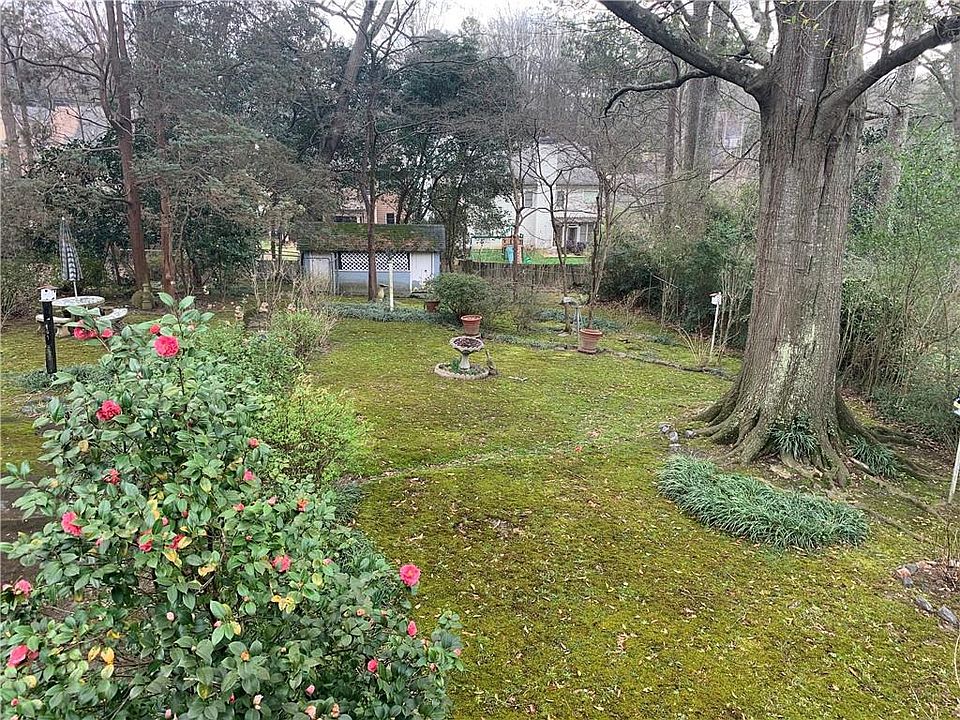 2nd image of 1883 Dresden Dr
