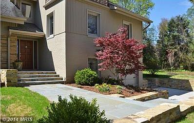 Beautiful Stone Work on Front Walk