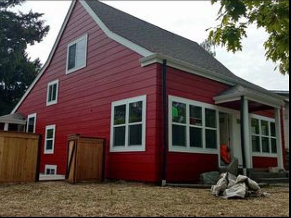 3rd image of 2320 Capitol Way S